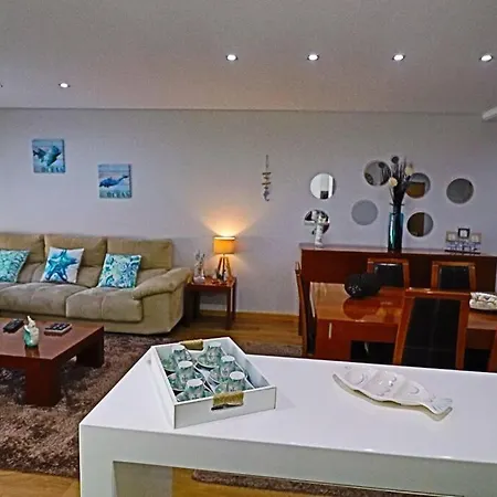 Apartamento T2 Praia Piscina E Wi-fi 公寓 *